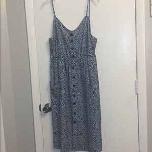 NWOT Blue floral flowy dress with brown buttons